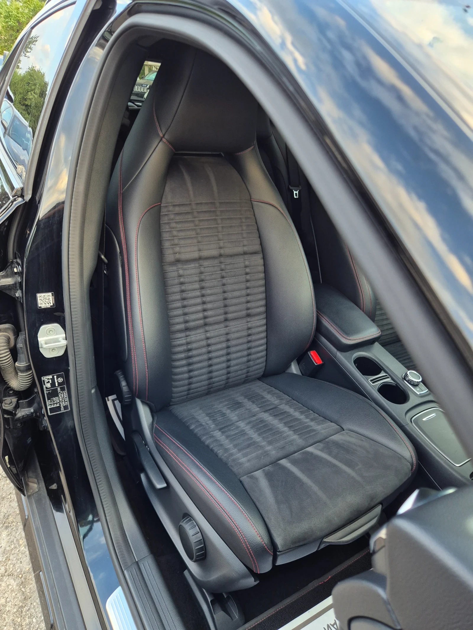 Mercedes-Benz GLA 200 CDI* AMG* NAVI* LED* F1, снимка 15 - Автомобили и джипове - 55657477