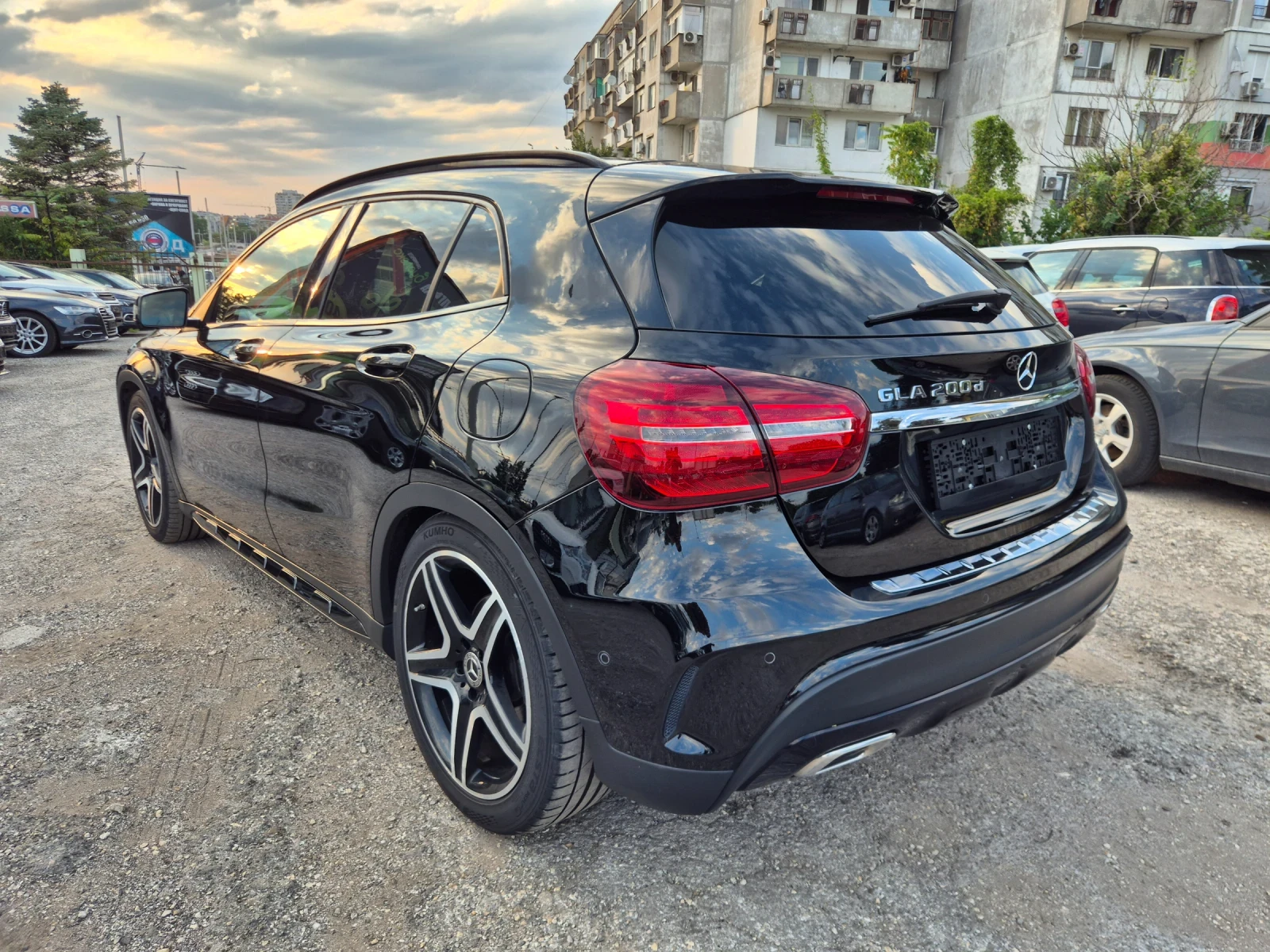 Mercedes-Benz GLA 200 CDI* AMG* NAVI* LED* F1, снимка 3 - Автомобили и джипове - 55657477