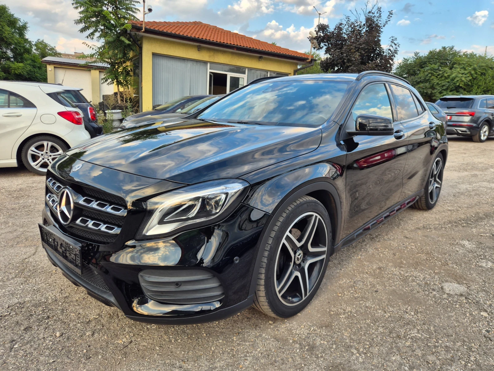 Mercedes-Benz GLA 200 CDI* AMG* NAVI* LED* F1, снимка 2 - Автомобили и джипове - 55657477