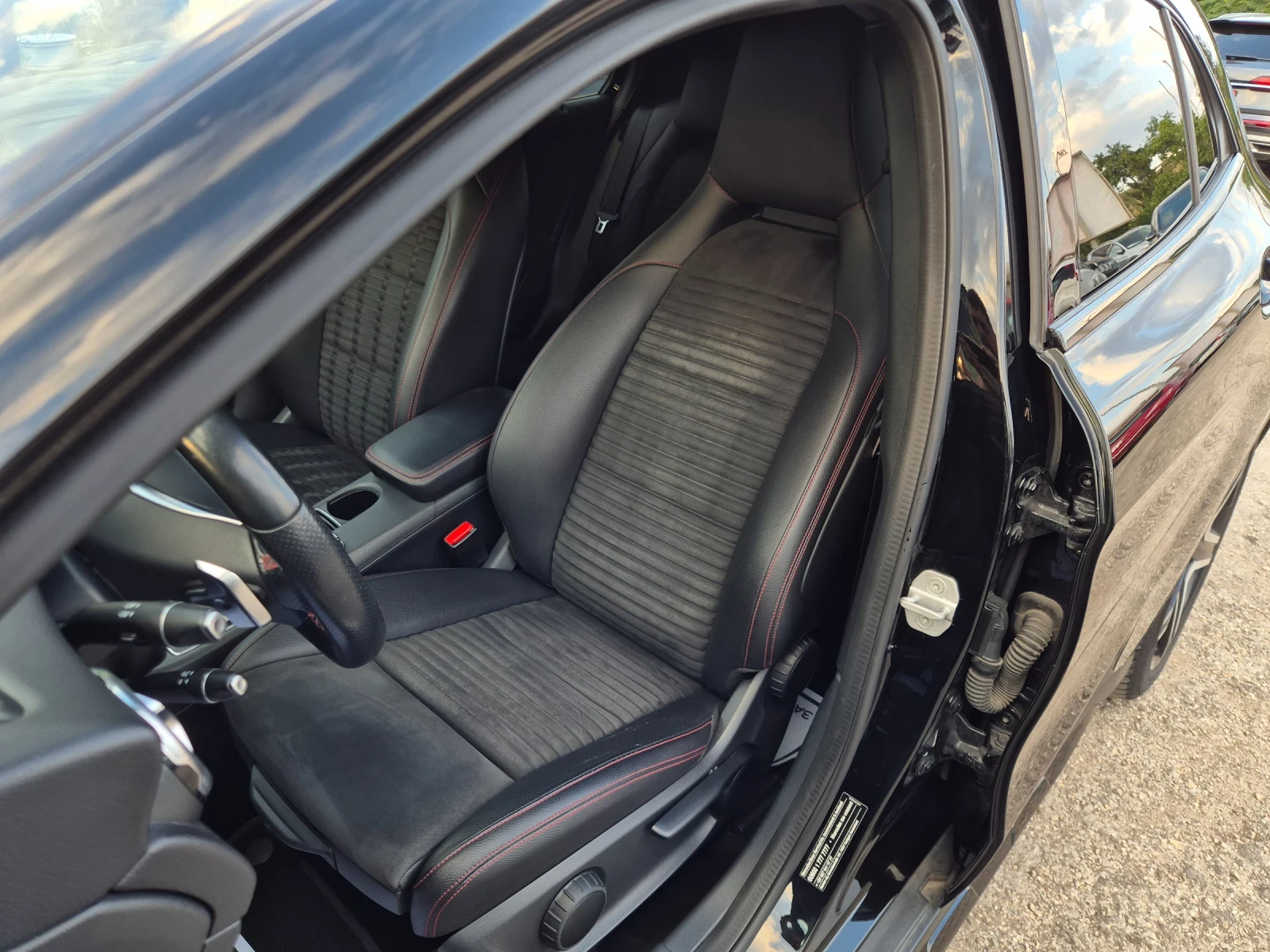 Mercedes-Benz GLA 200 CDI* AMG* NAVI* LED* F1, снимка 10 - Автомобили и джипове - 55657477