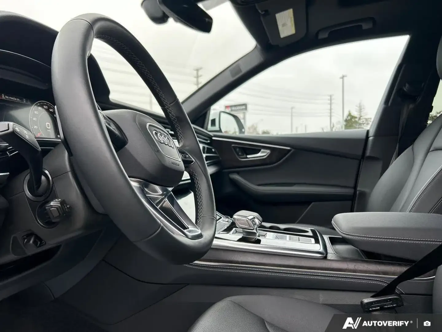 Audi Q8 55TFSI* MATRIX* S* LINE* ОБДУХВАНЕ* ДИСТРОНИК* 360, снимка 9 - Автомобили и джипове - 55787714