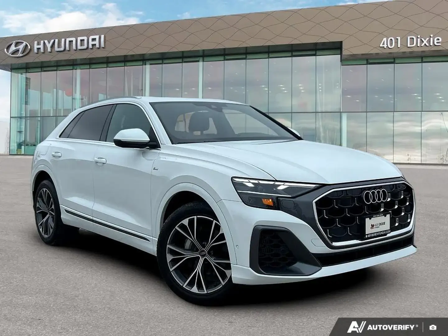 Audi Q8 55TFSI* MATRIX* S* LINE* ОБДУХВАНЕ* ДИСТРОНИК* 360, снимка 3 - Автомобили и джипове - 55787714