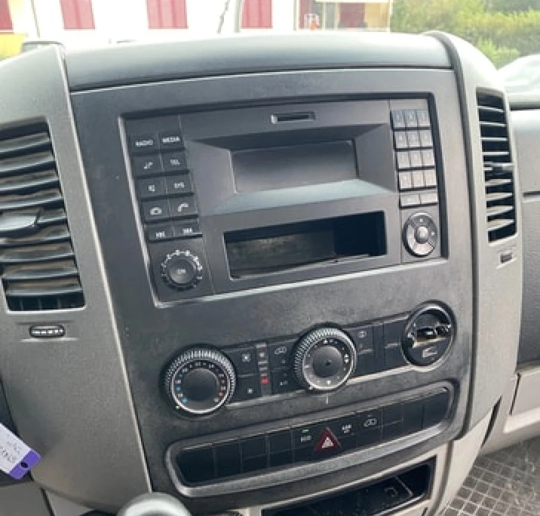 Mercedes-Benz Sprinter 519 * 519* 3.5тона* КЛИМАТРОНИК* ШВЕЙЦАРИЯ*  - изображение 8