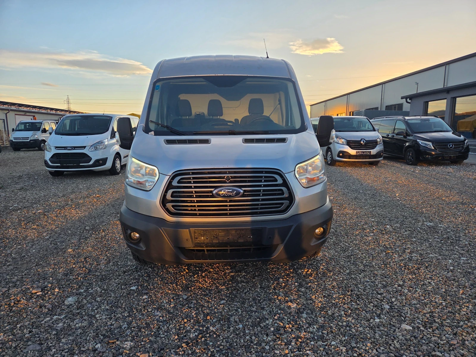 Ford Transit 2.2 tdci klimatik топ , снимка 2 - Бусове и автобуси - 54723188