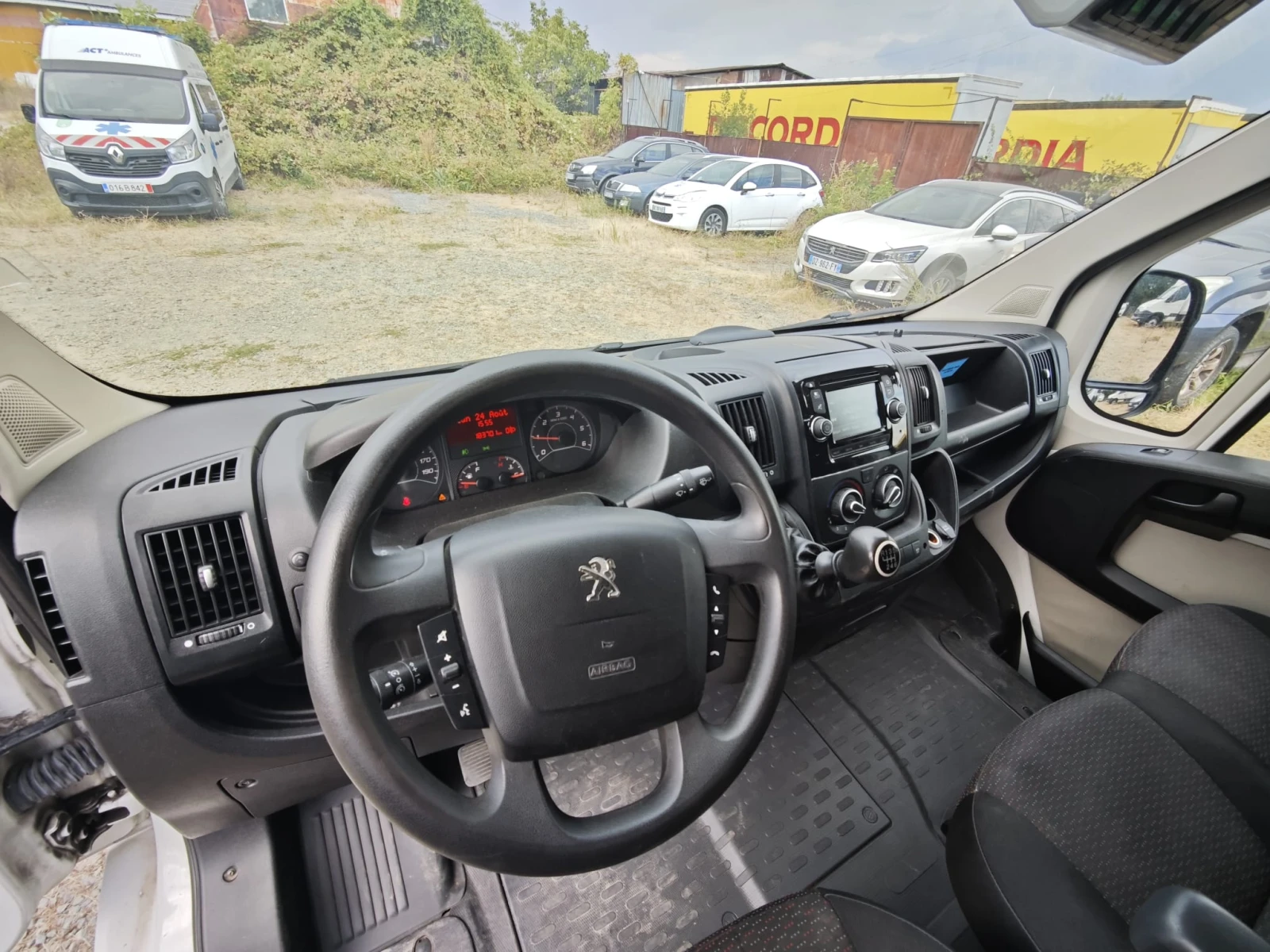 Peugeot Boxer 2.2HDI НОСИЛКА+ СТОЛ, снимка 5 - Бусове и автобуси - 56542485