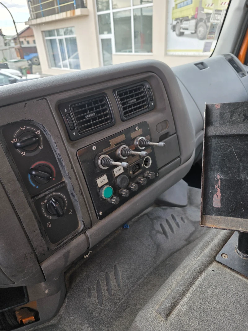 Renault Kerax Самосвал снегорин 6х4 370dci, снимка 11 - Камиони - 51825219