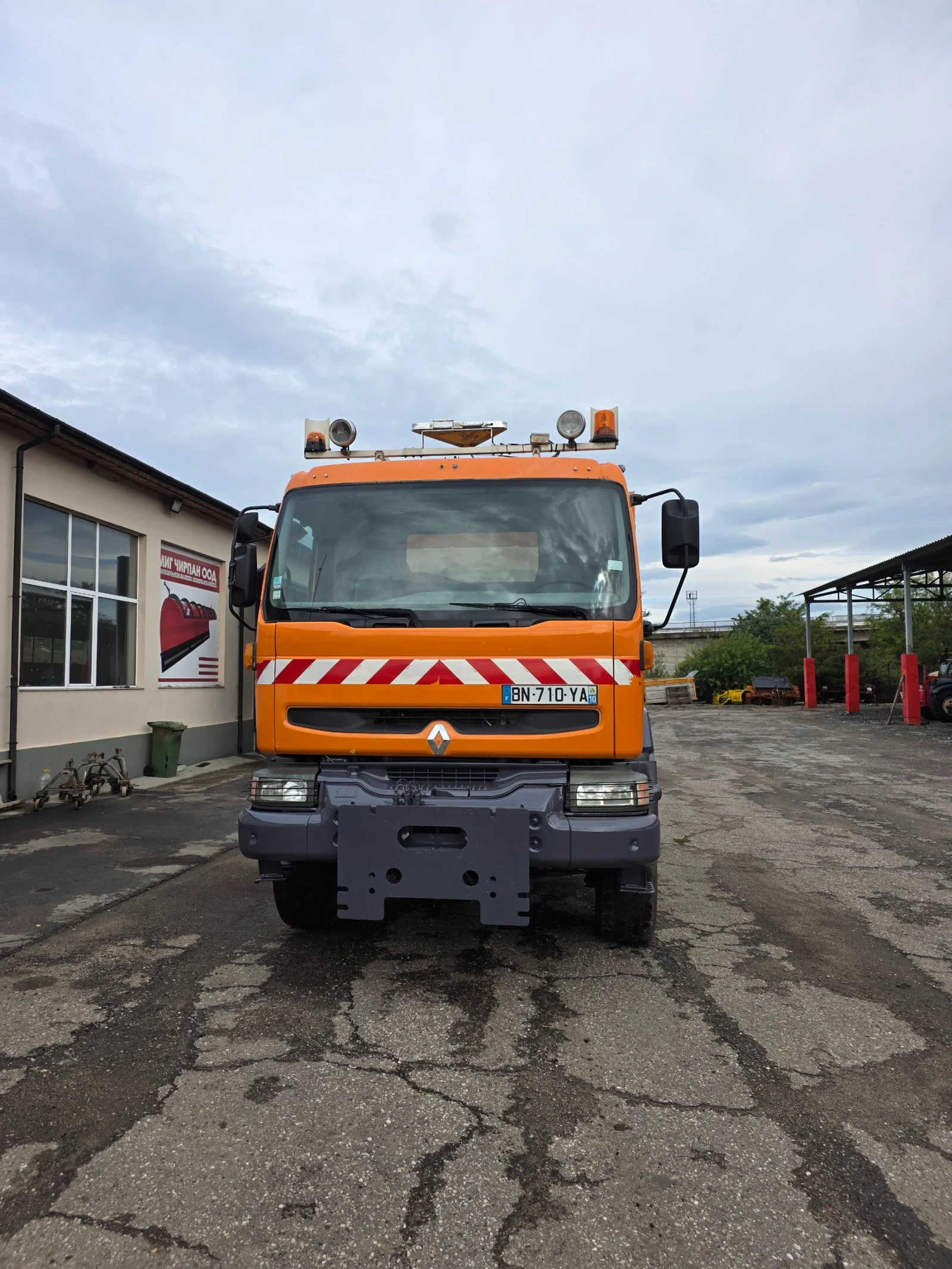 Renault Kerax Самосвал снегорин 6х4 370dci, снимка 1