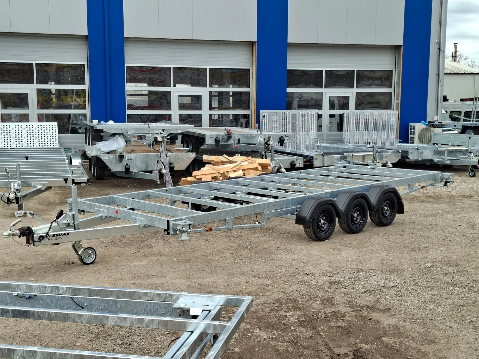 За автомобил Vlemmix CT 20FT 3500kg, снимка 3 - Ремаркета - 54123729