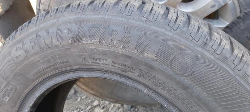 Гуми Зимни 205/65R15, снимка 4 - Гуми и джанти - 31141884