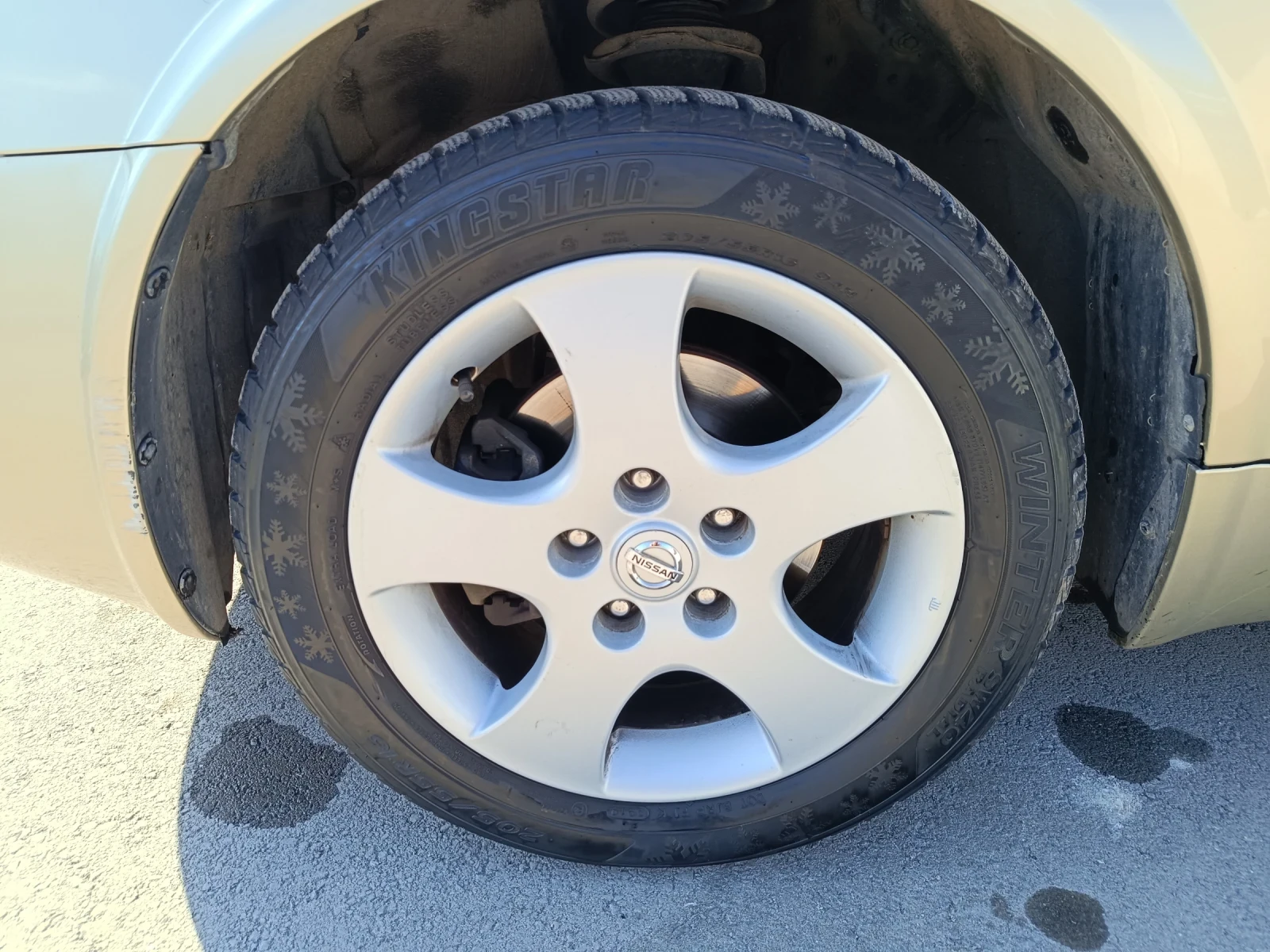 Гуми Зимни 205/55R16, снимка 3 - Гуми и джанти - 54023482