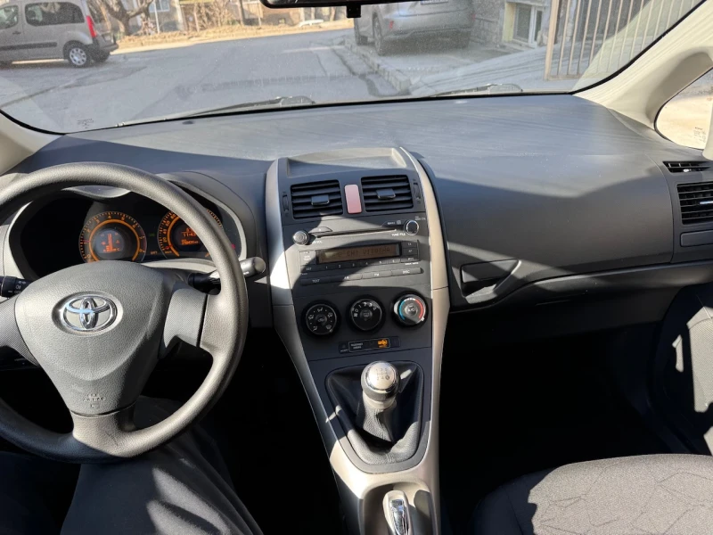 Toyota Auris 1.4i , снимка 14 - Автомобили и джипове - 49049056