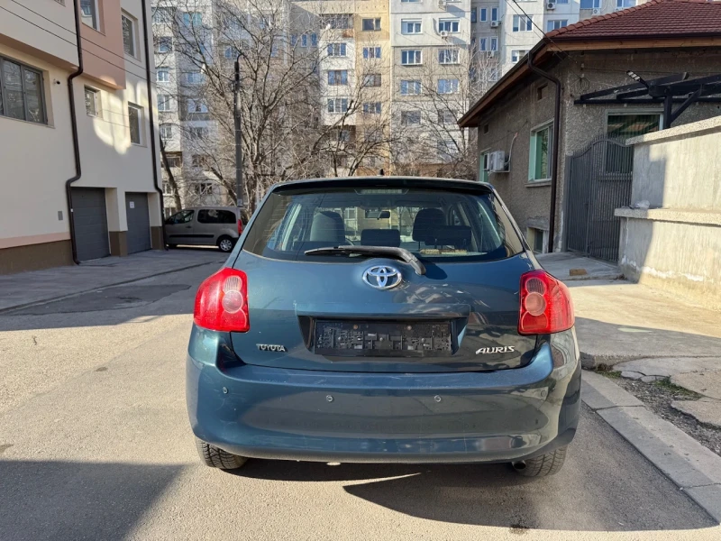 Toyota Auris 1.4i Хамелеон, снимка 4 - Автомобили и джипове - 48739188