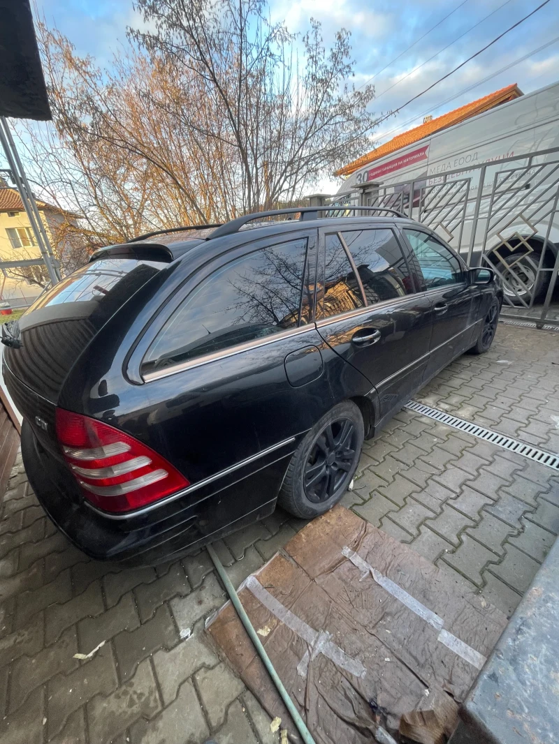 Mercedes-Benz C 220, снимка 10 - Автомобили и джипове - 53152408