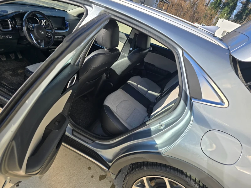 Kia XCeed, снимка 4 - Автомобили и джипове - 53163589