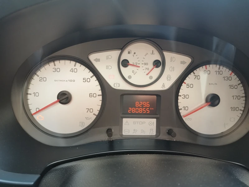 Peugeot Partner 1.6, снимка 8 - Автомобили и джипове - 53217650