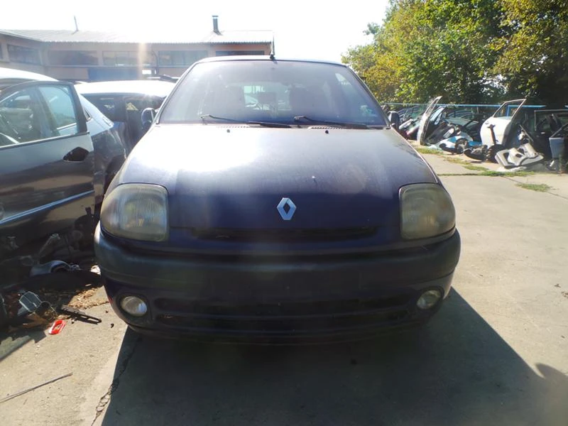 Renault Clio 1.6 8v, снимка 1 - Автомобили и джипове - 47850457