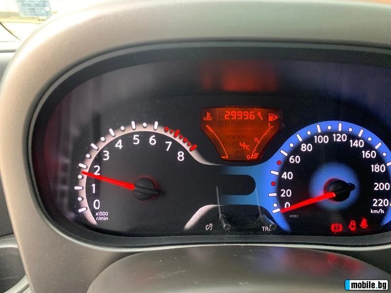 Nissan Cube, снимка 15 - Автомобили и джипове - 55003243