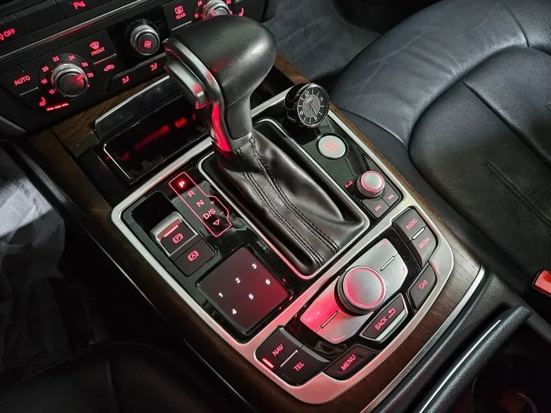 Audi A6 2.0 TDI, снимка 9 - Автомобили и джипове - 55057924