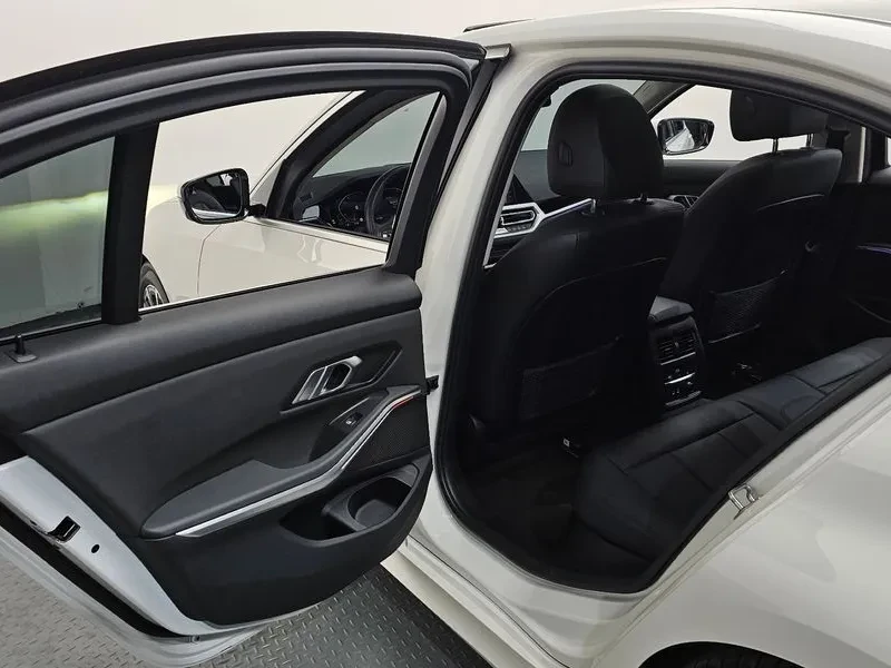 BMW 320 D, снимка 12 - Автомобили и джипове - 55141676