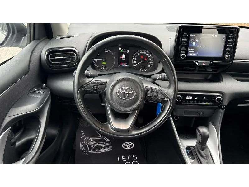Toyota Yaris 1.5HSD ACTIVE, снимка 9 - Автомобили и джипове - 56497261