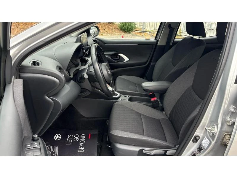 Toyota Yaris 1.5HSD ACTIVE, снимка 12 - Автомобили и джипове - 56497261