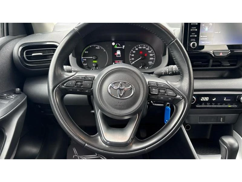 Toyota Yaris 1.5HSD ACTIVE, снимка 13 - Автомобили и джипове - 56497261