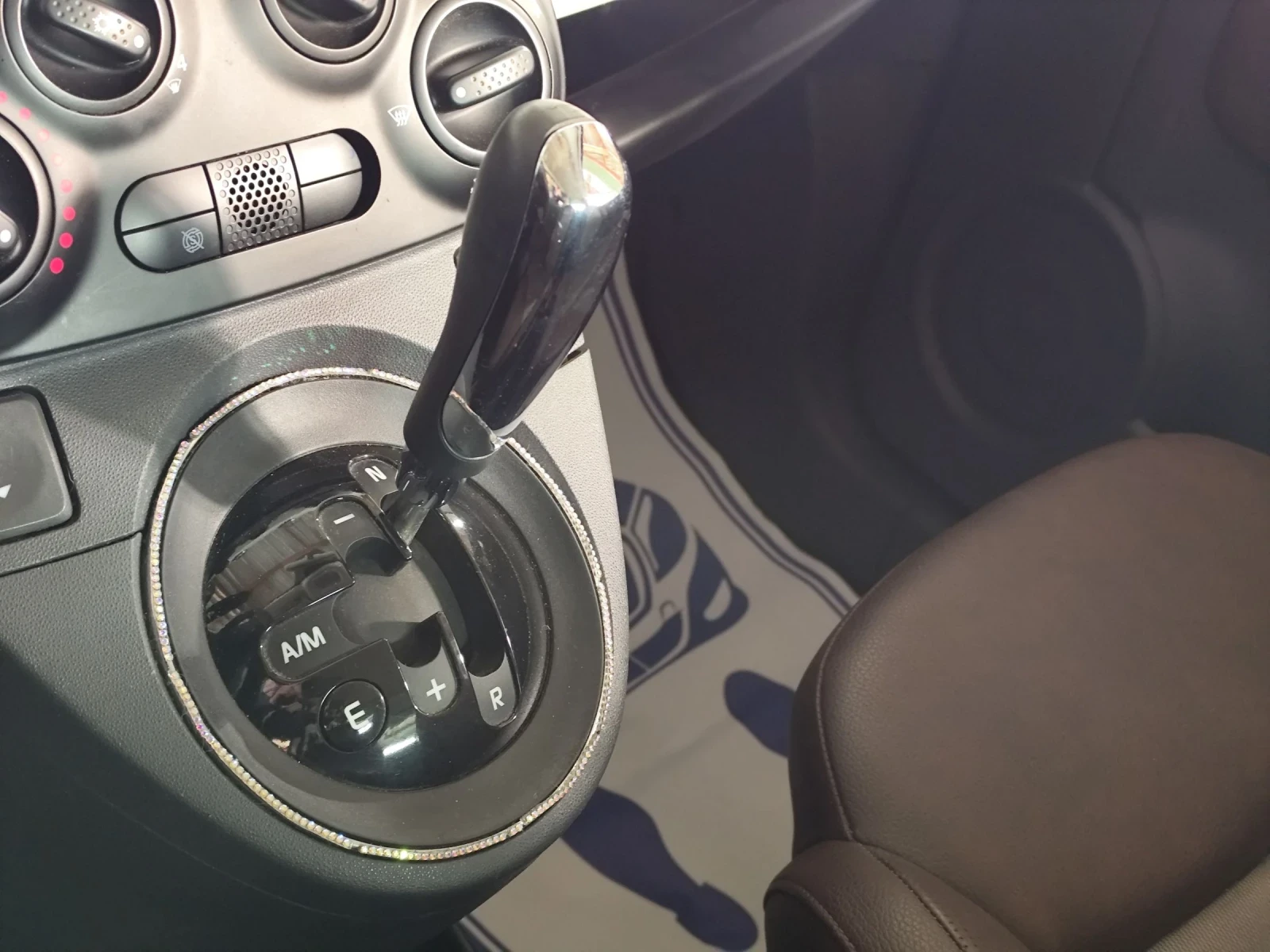 Fiat 500 1.2AUTOMATIC, снимка 12 - Автомобили и джипове - 53913764