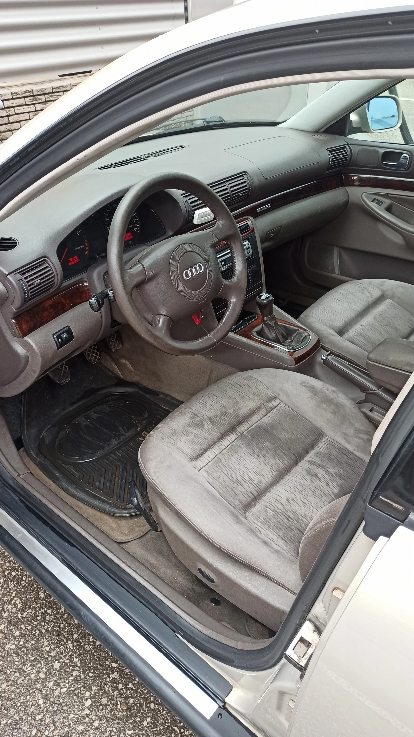 Audi A4 1.8 / 125 к.с / QUATRO / ГАЗ / УНИКАТ - изображение 6