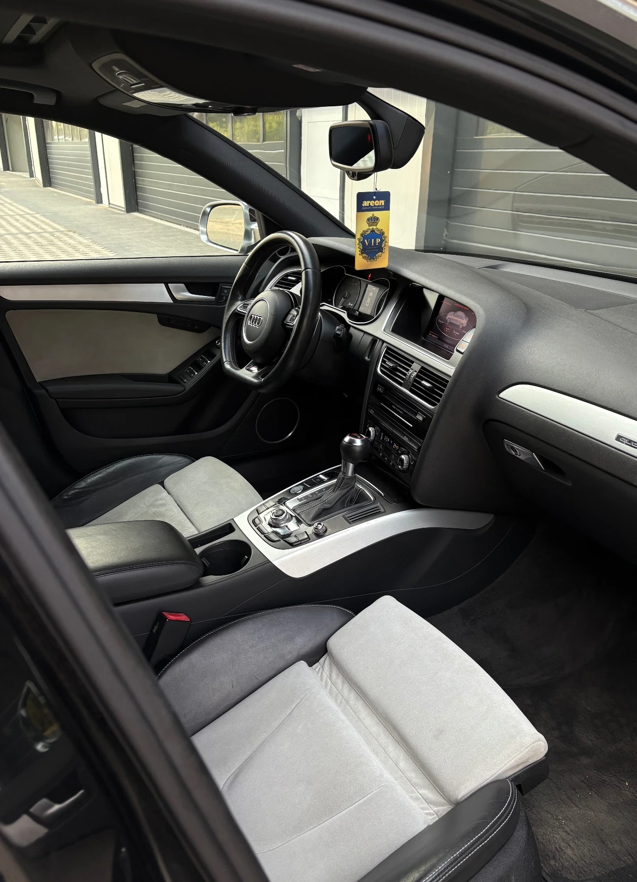 Audi S4 Мъртва Точка* Дистроник* Камера* Памет* Bang&Olufs - изображение 8