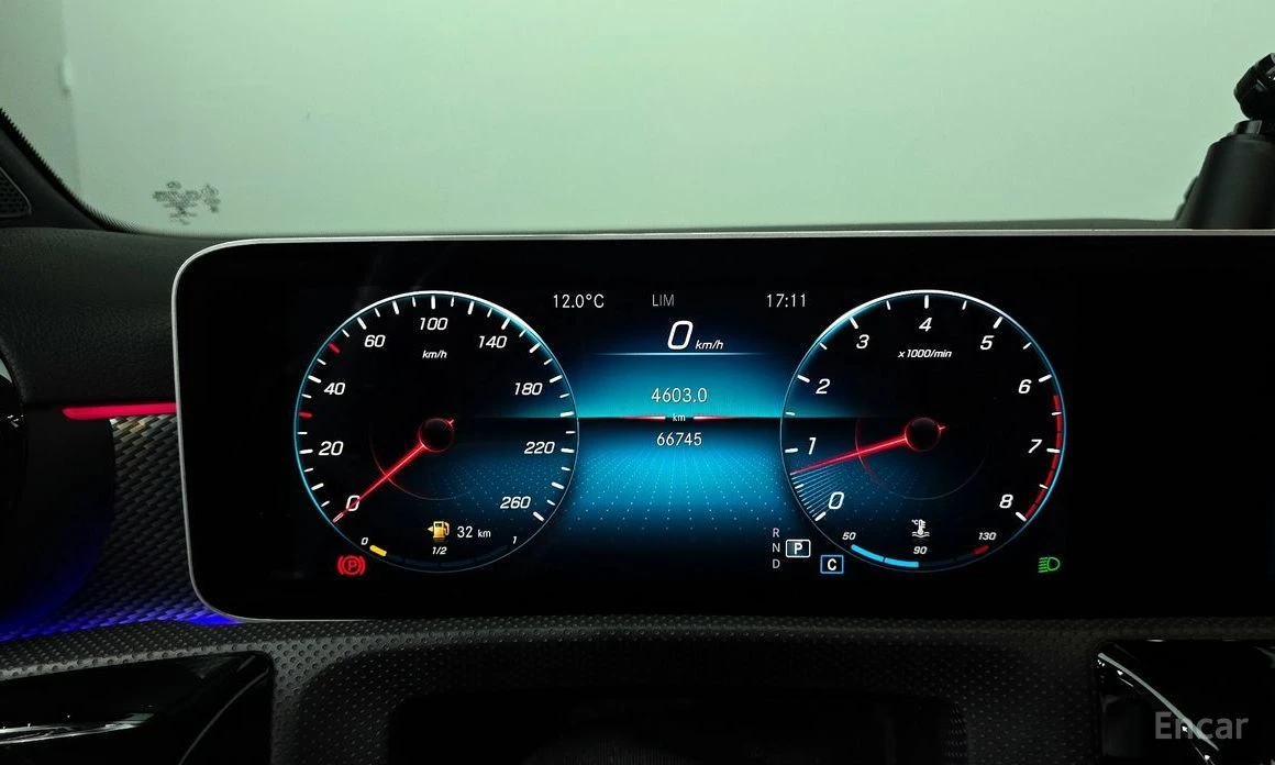 Mercedes-Benz A 220  - изображение 8