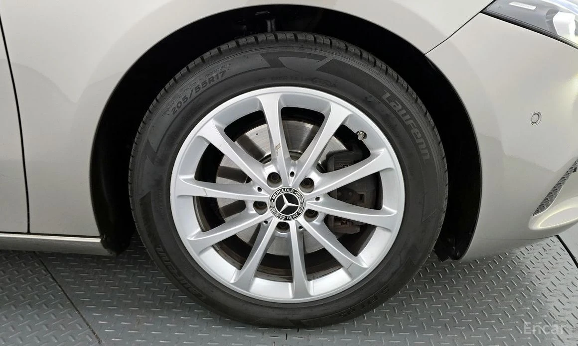 Mercedes-Benz A 220  - изображение 5