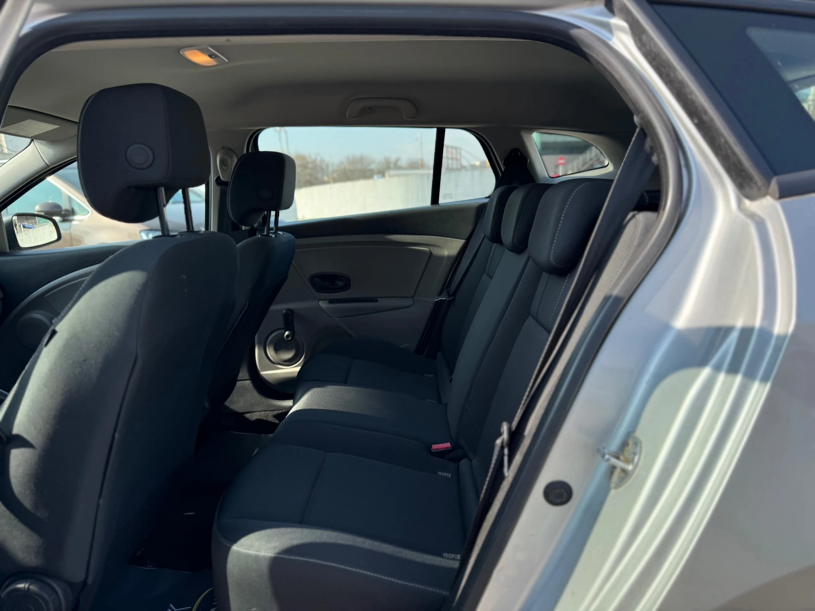 Renault Megane 1.6 Бензин/Газ Euro 5A, снимка 6 - Автомобили и джипове - 53893967