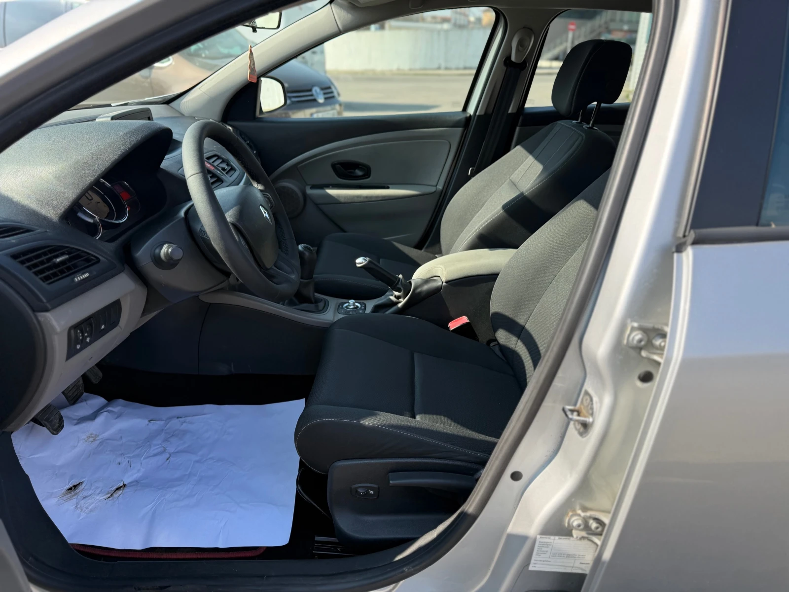 Renault Megane 1.6 Бензин/Газ Euro 5A, снимка 5 - Автомобили и джипове - 53893967