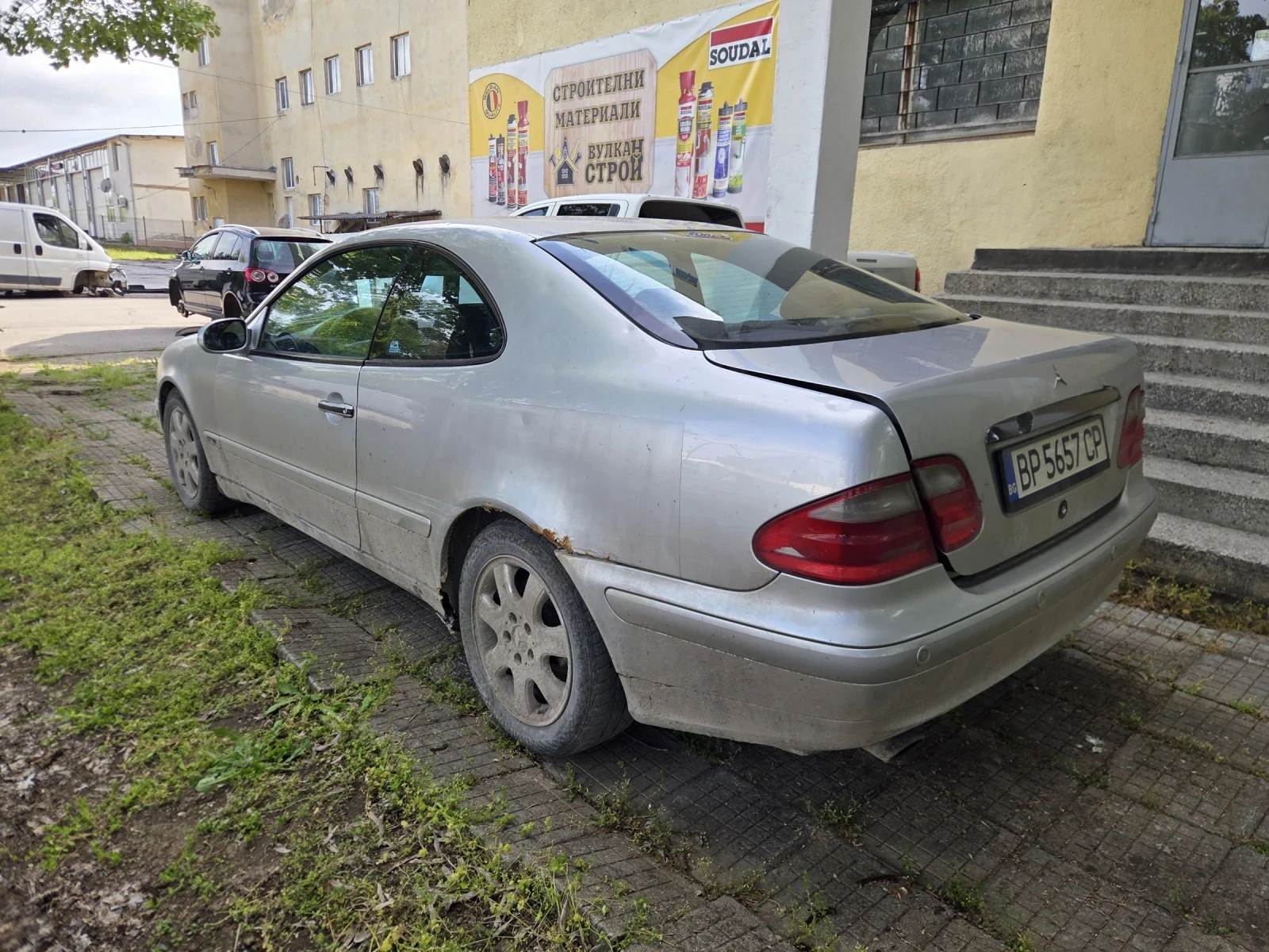 Mercedes-Benz CLK 2.0 Kompresor, снимка 4 - Автомобили и джипове - 54445219