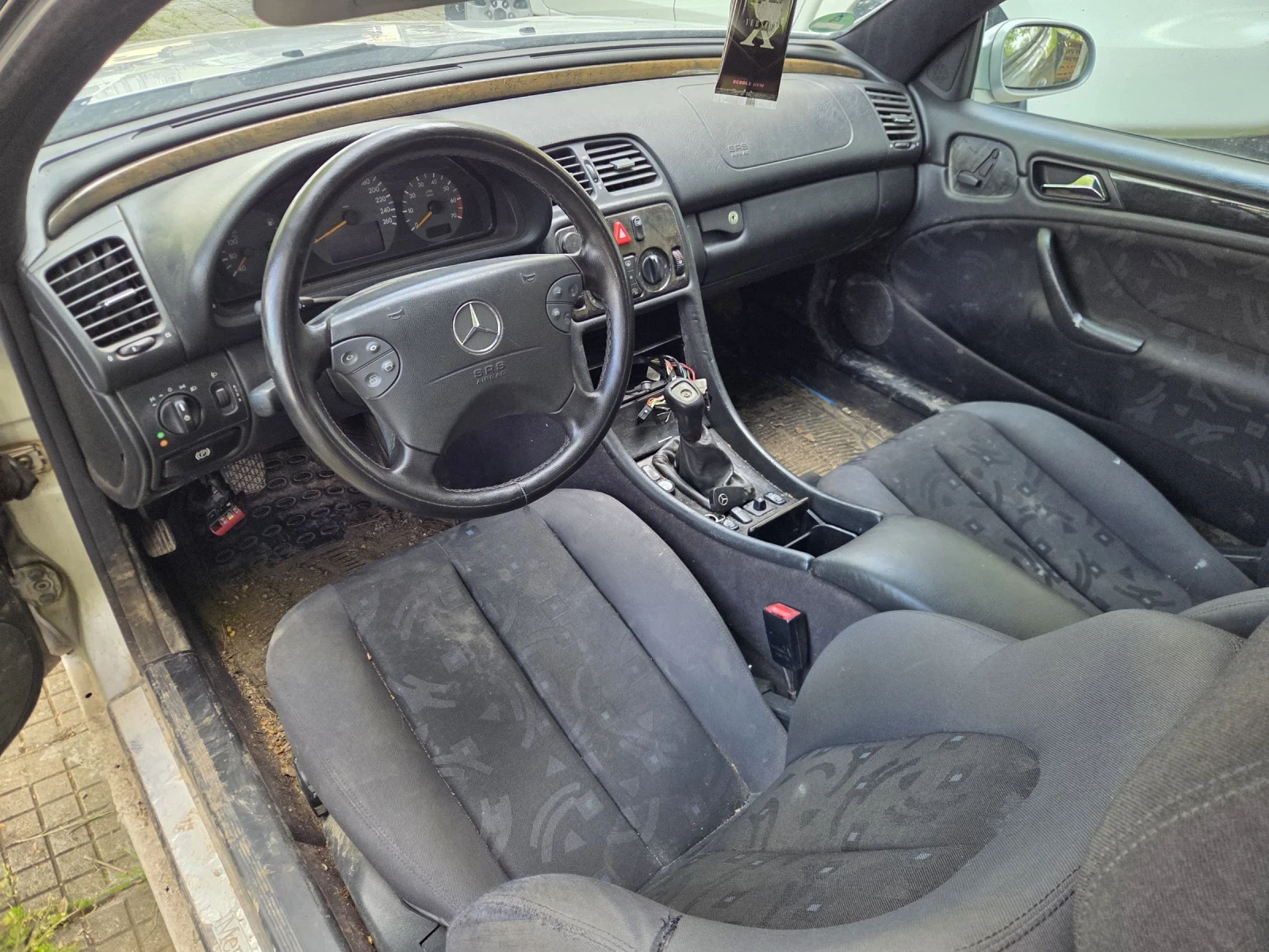 Mercedes-Benz CLK 2.0 Kompresor, снимка 7 - Автомобили и джипове - 54445219