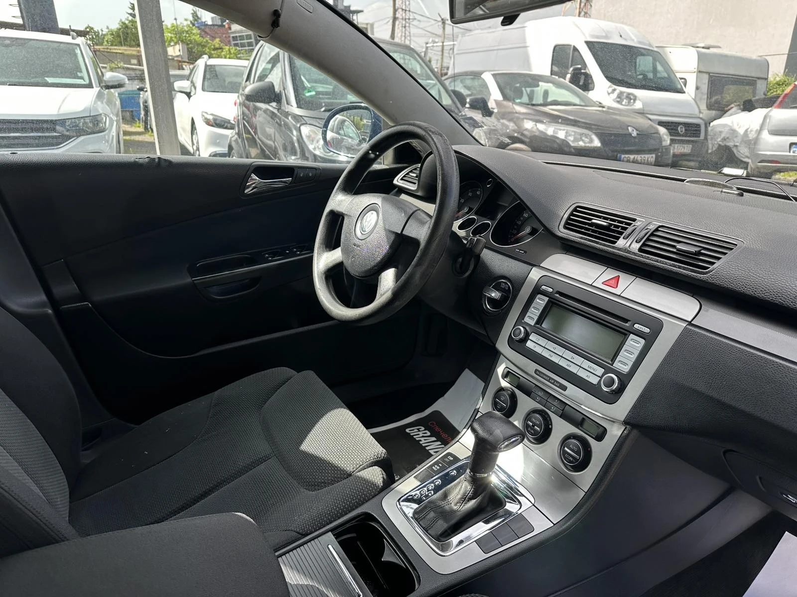 VW Passat 1.6TSI Автоматик Регистриран, снимка 15 - Автомобили и джипове - 54508505