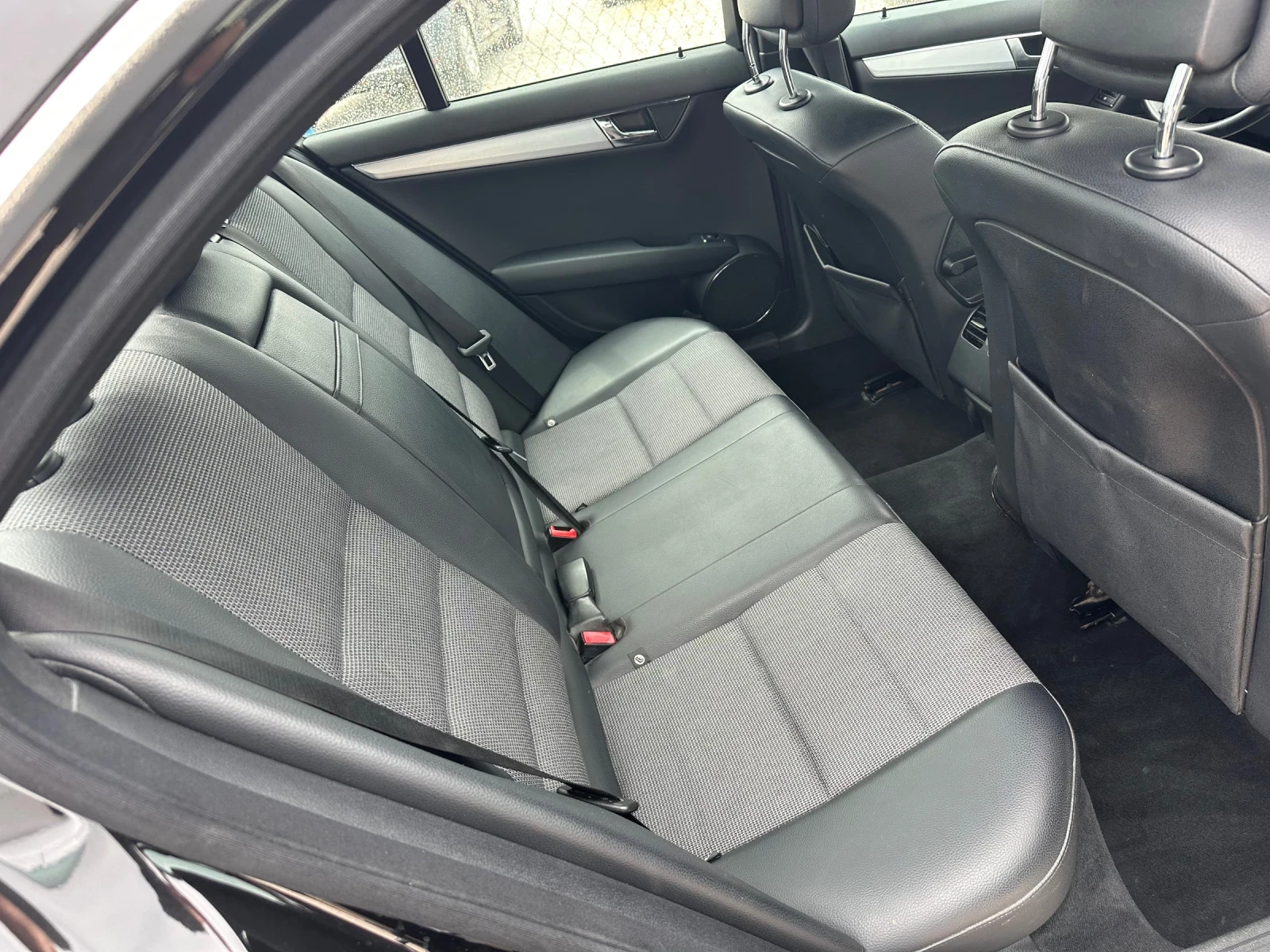Mercedes-Benz C 220 CDI, AMG, AVANTGARDE, НАВИ, ПОДГРЕВ, МОТОР 646., снимка 10 - Автомобили и джипове - 54641239