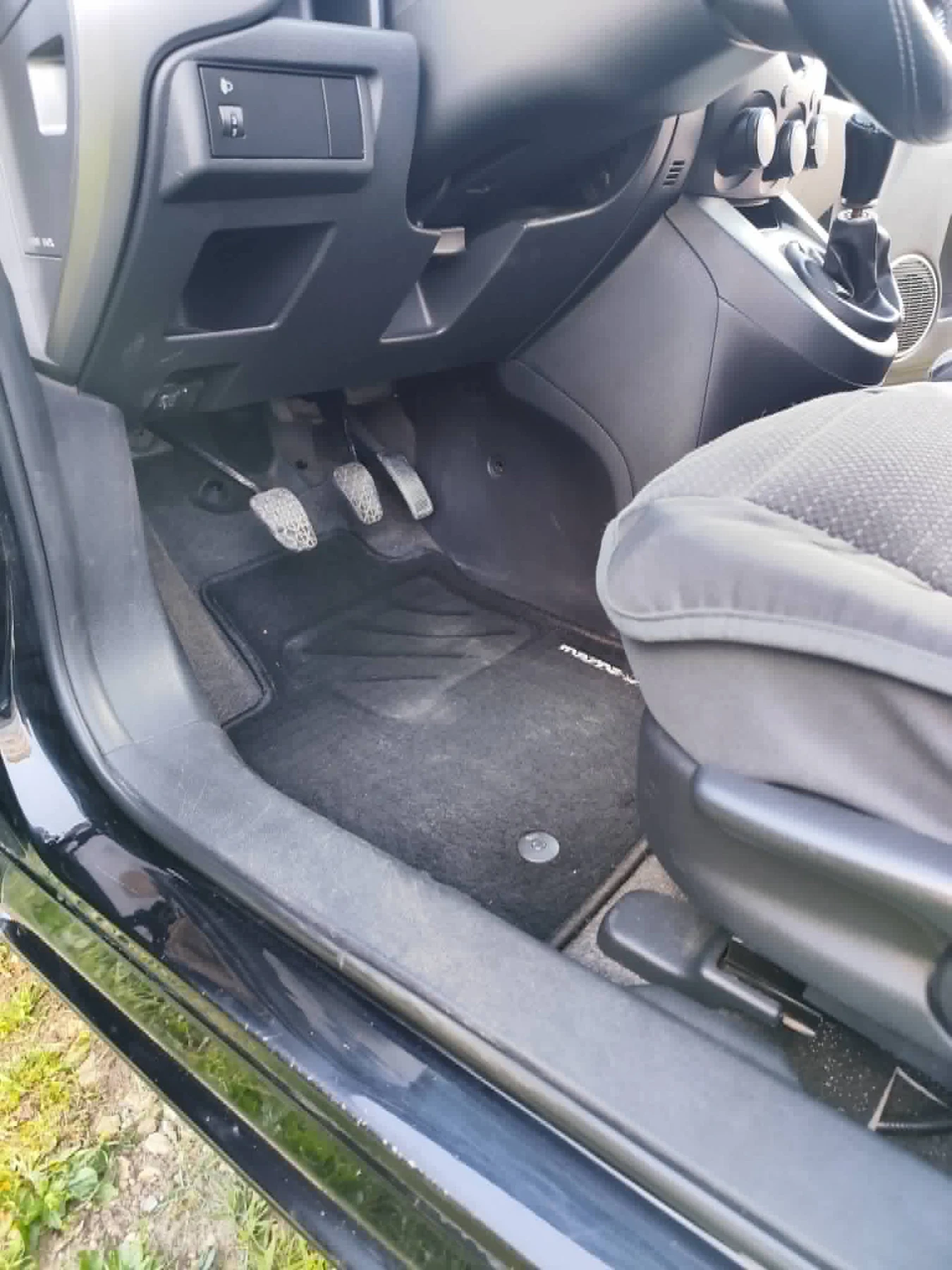 Mazda 2 1.4, снимка 12 - Автомобили и джипове - 54722670
