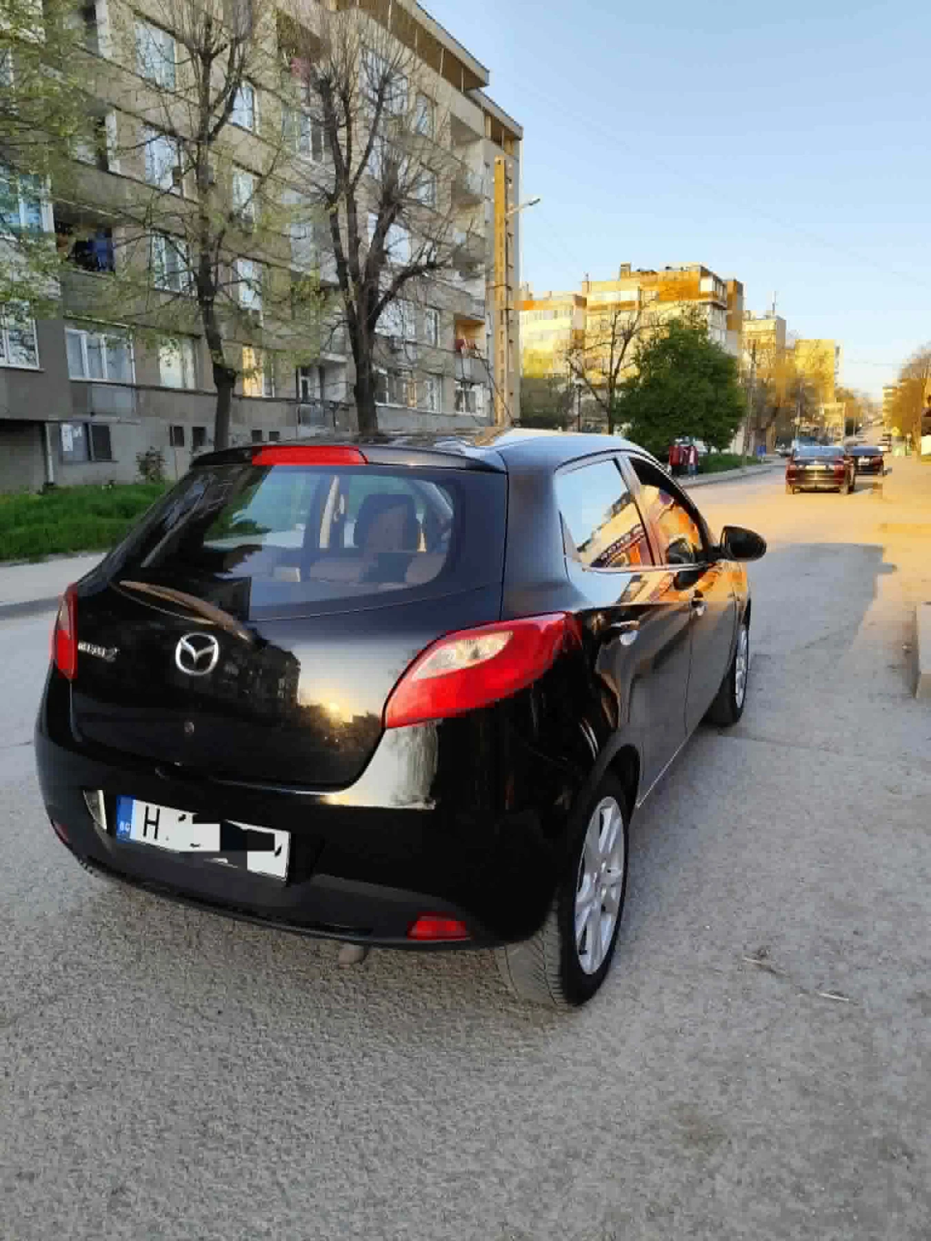 Mazda 2 1.4, снимка 2 - Автомобили и джипове - 54722670