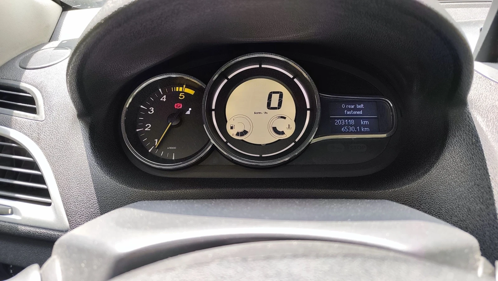 Renault Megane 1, 9 dci, снимка 2 - Автомобили и джипове - 54749223