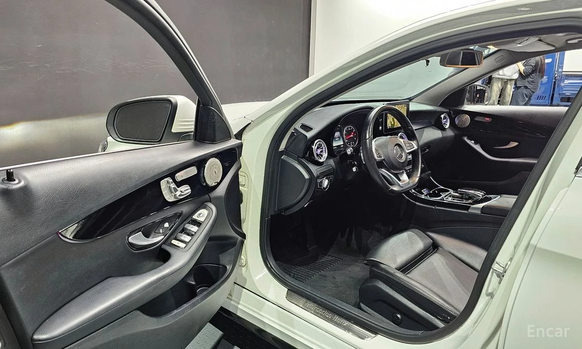 Mercedes-Benz C 200, снимка 10 - Автомобили и джипове - 54957722