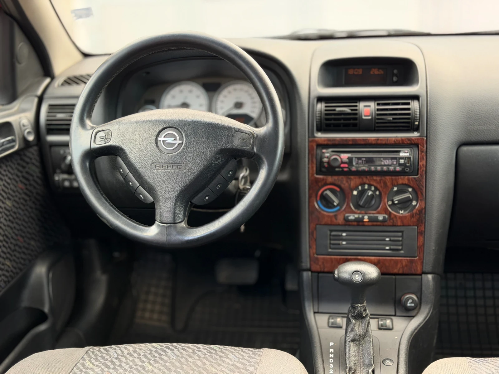 Opel Astra 1.6i~101hp~LPG~АВТОМАТ, снимка 11 - Автомобили и джипове - 55829809