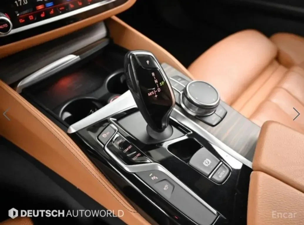 BMW 530 M* SPORT* ОБДУХВАНЕ* ХЕДЪП* 360КАМЕРА* LANE* ASSIS, снимка 10 - Автомобили и джипове - 56176761