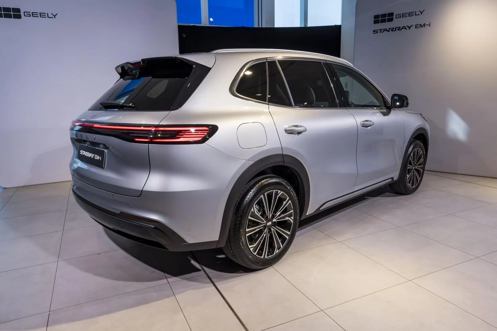 Geely Starray EM-i Plug in Hybrid MAX + | 29.8 kWh| PHEV| PANO|  | Mobile.bg � ����������� 4