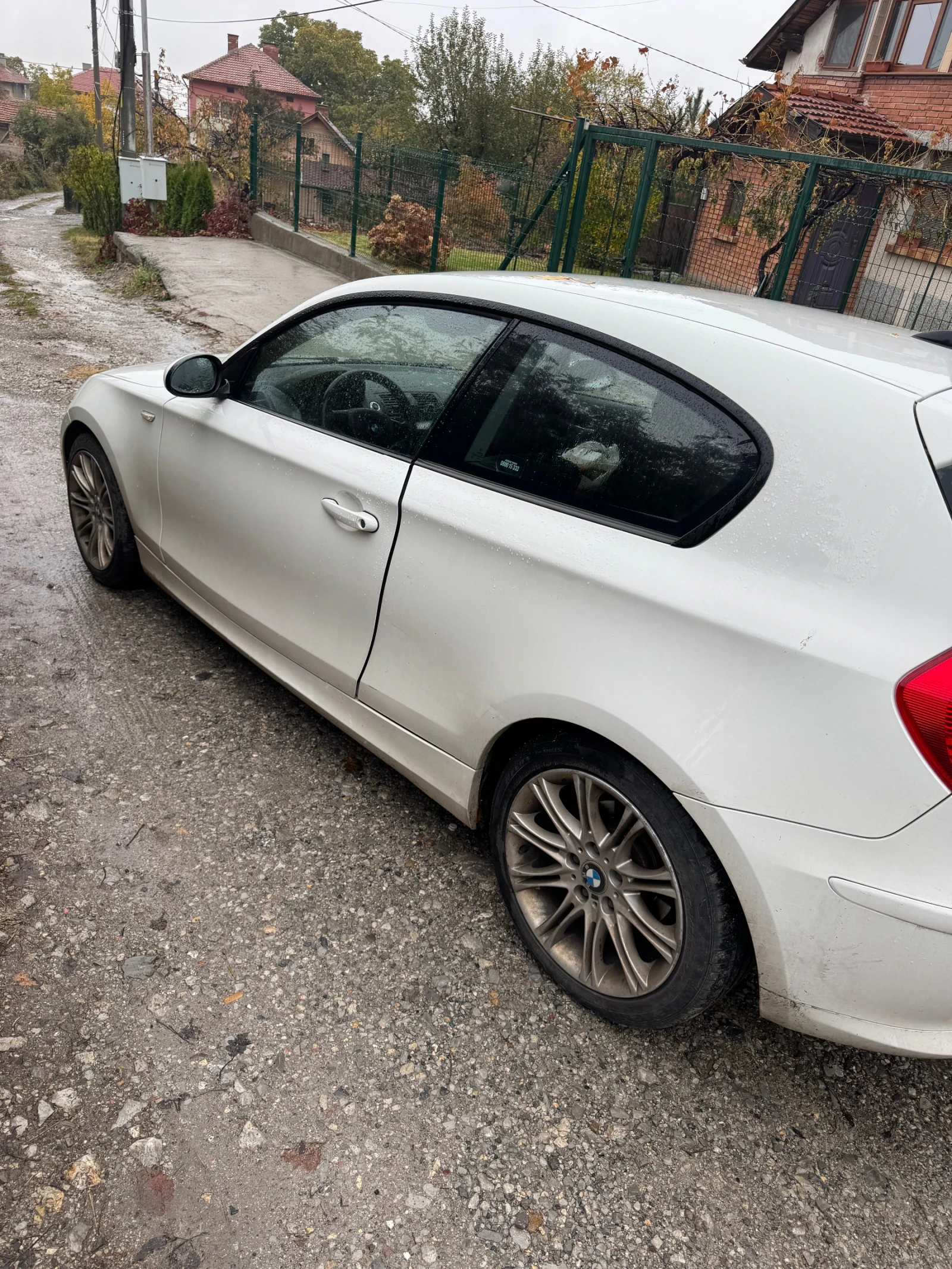 BMW 118 2000, снимка 3 - Автомобили и джипове - 56738636