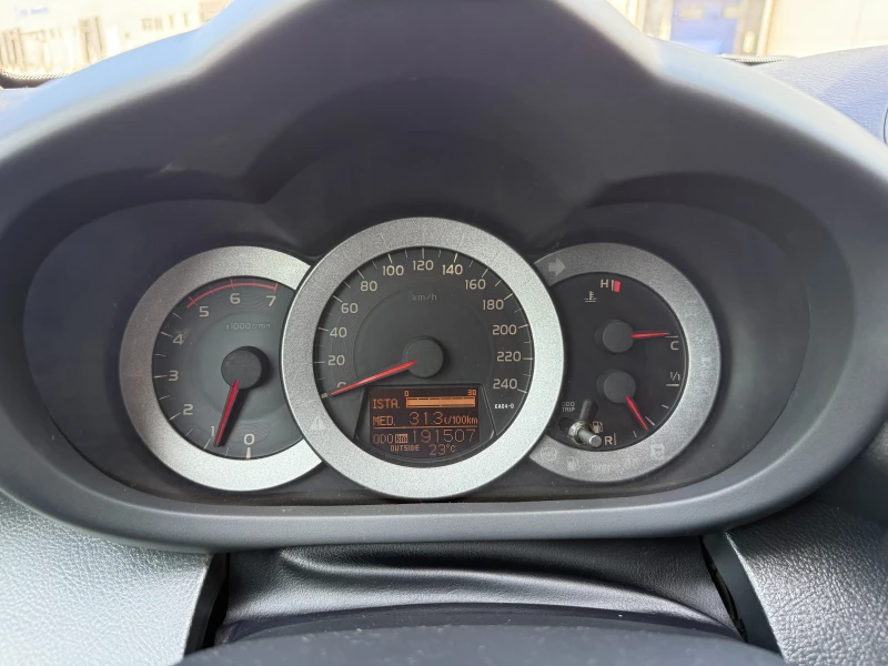 Toyota Rav4 2.2d 150 к.с., снимка 13 - Автомобили и джипове - 51606005
