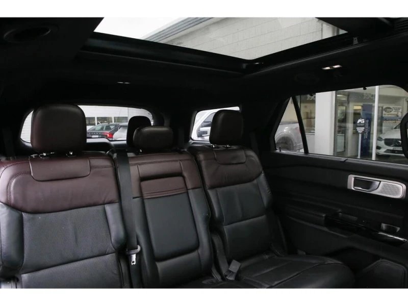 Ford Explorer * Platinum * CARFAX * ЦЕНА ДО БЪЛГАРИЯ, снимка 16 - Автомобили и джипове - 52700892