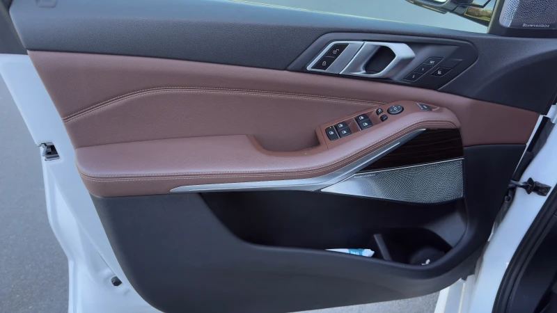 BMW X5 xDrive 40i-M-Sport/Laser/Swarovski/360-Камера, снимка 8 - Автомобили и джипове - 53336584