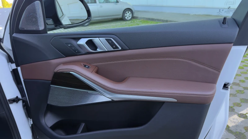 BMW X5 xDrive 40i-M-Sport/Laser/Swarovski/360-Камера, снимка 12 - Автомобили и джипове - 53336584