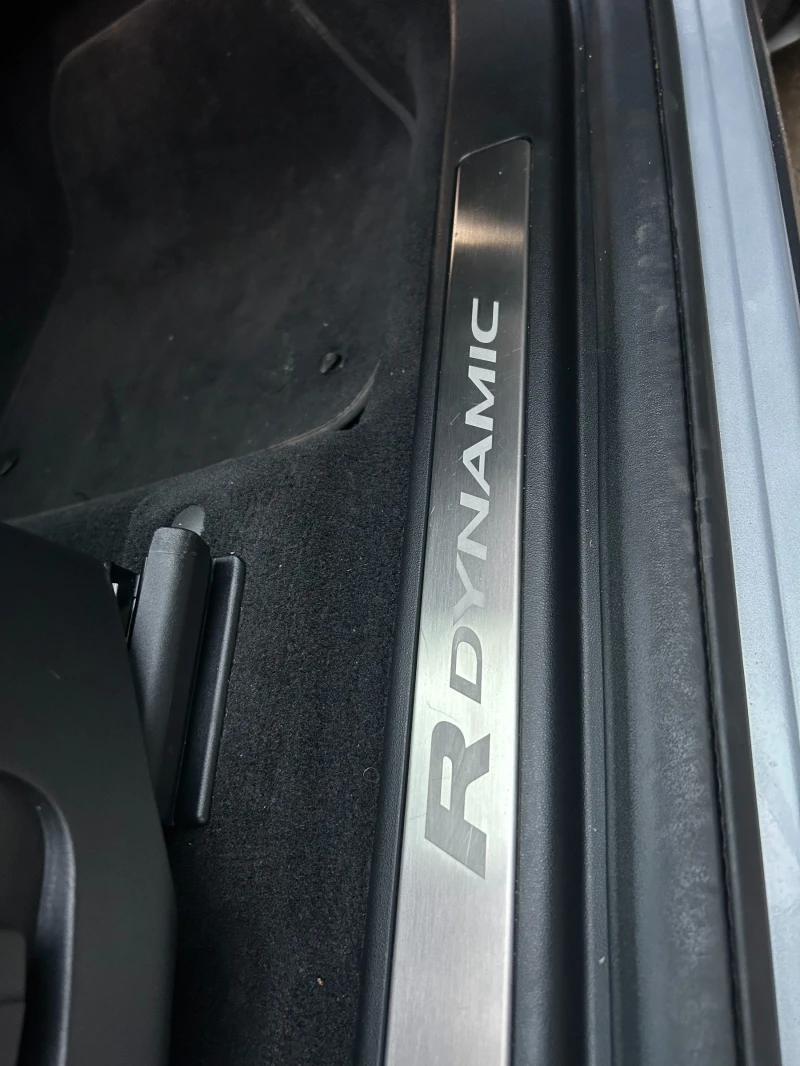 Land Rover Discovery Sport R-Dynamic S / 250 к.с. / 2023 / Реални км, снимка 11 - Автомобили и джипове - 53586063